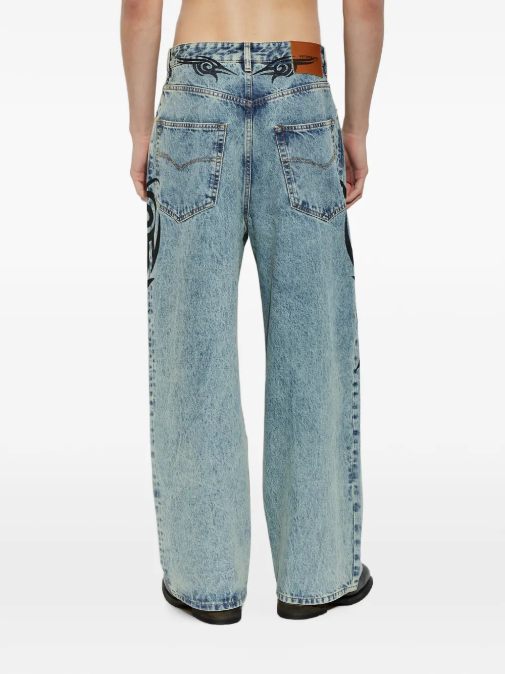 VETEMENTS graphic-print jeans Blauw