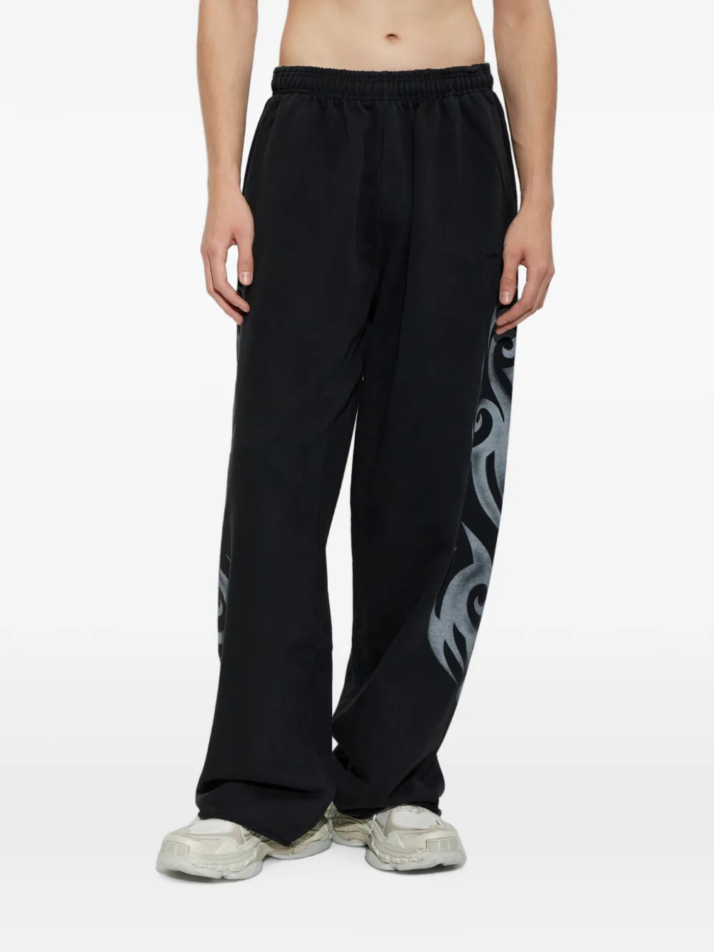 VETEMENTS Broek met grafische print Zwart