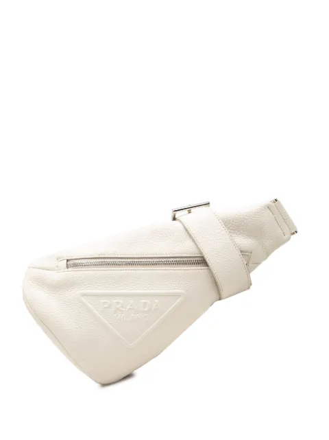 Prada Pre-Owned 2000-2026 Vitello Daino Logo Embossed Sling Bag crossbody bag