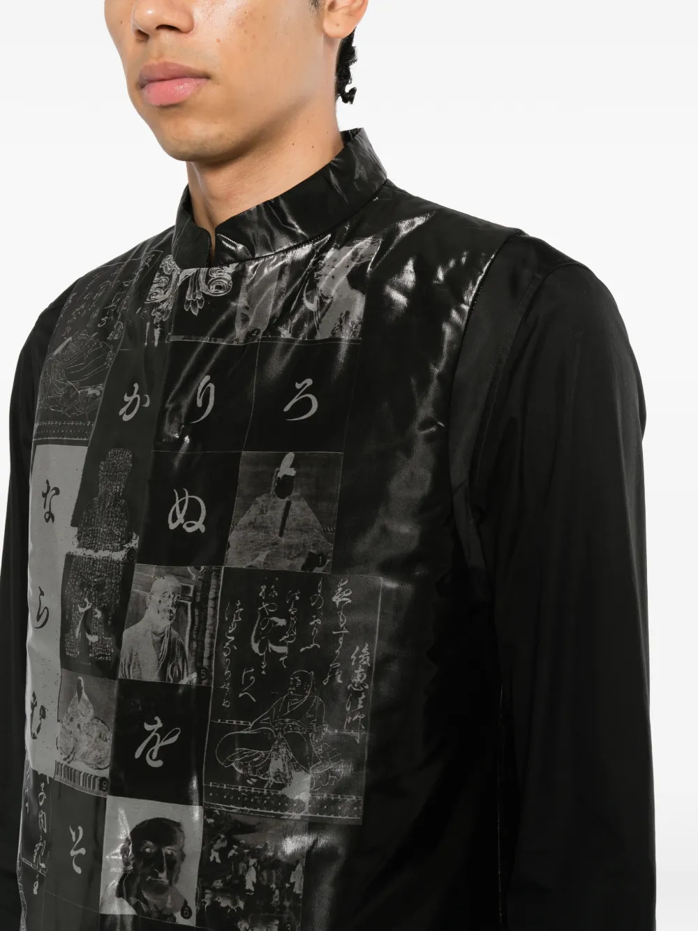 Yohji Yamamoto Bodywarmer met katakana-print Zwart