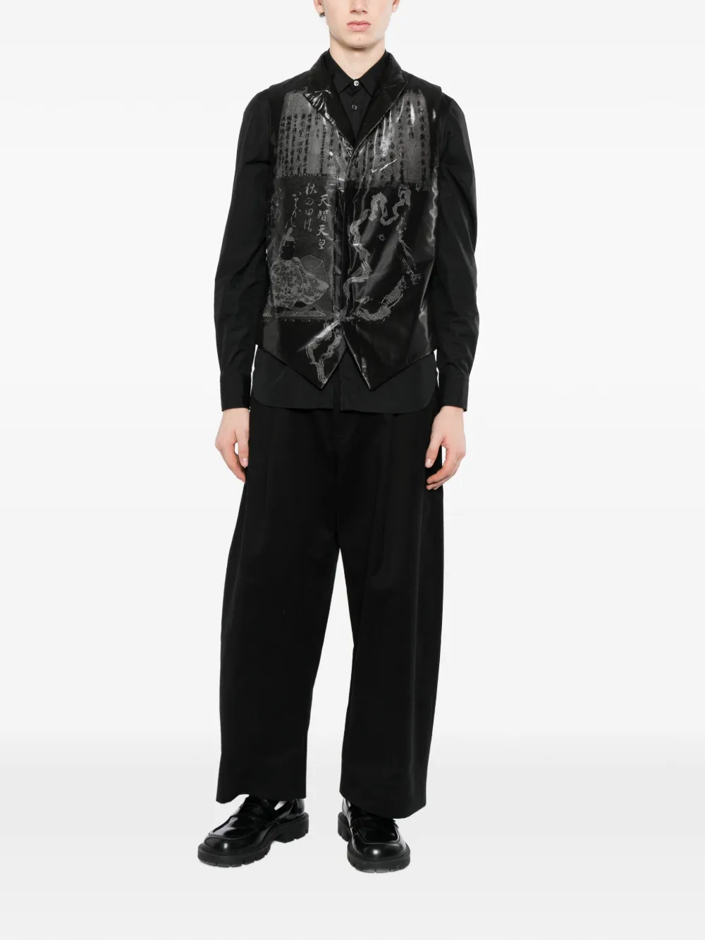 Yohji Yamamoto Biwa Lake gilet met print Zwart