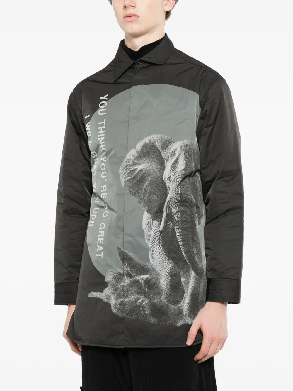 Yohji Yamamoto Overhemd met gewatteerde kraag en grafische print Zwart