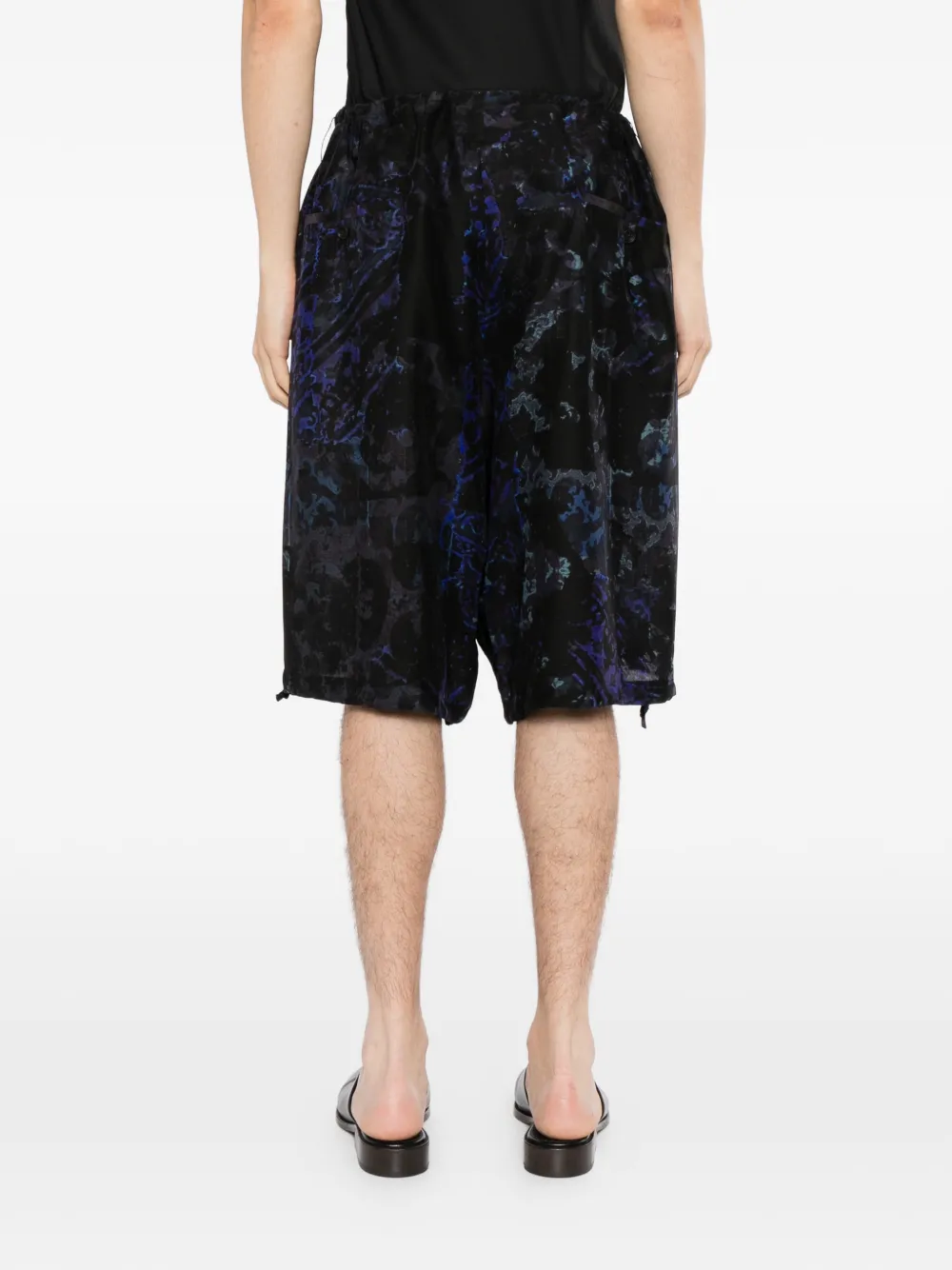 Yohji Yamamoto sea abstract-print single-welt shorts Zwart