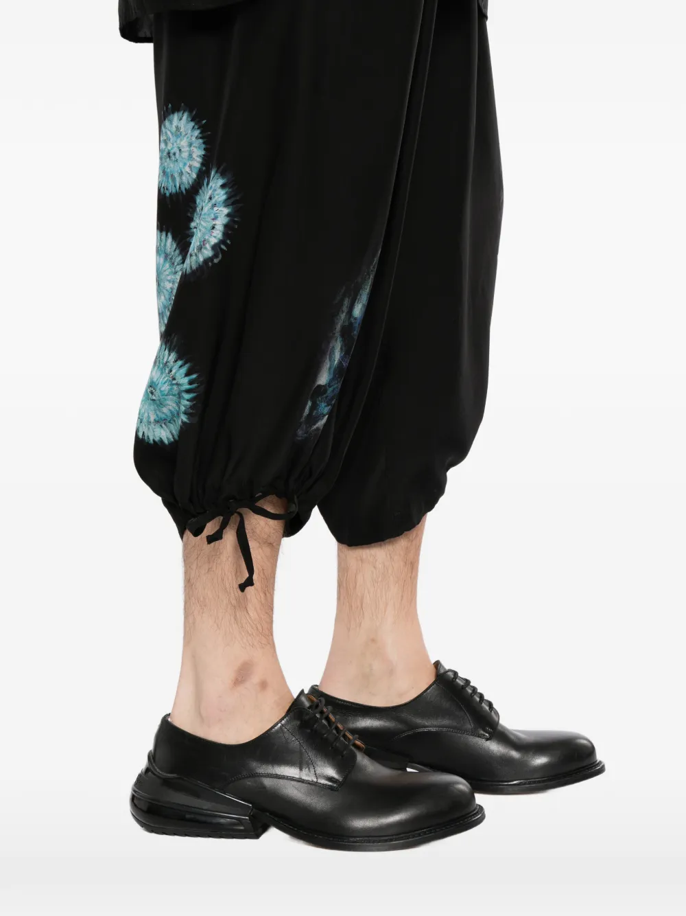 Yohji Yamamoto Sea Creature-print drawstring shorts Zwart