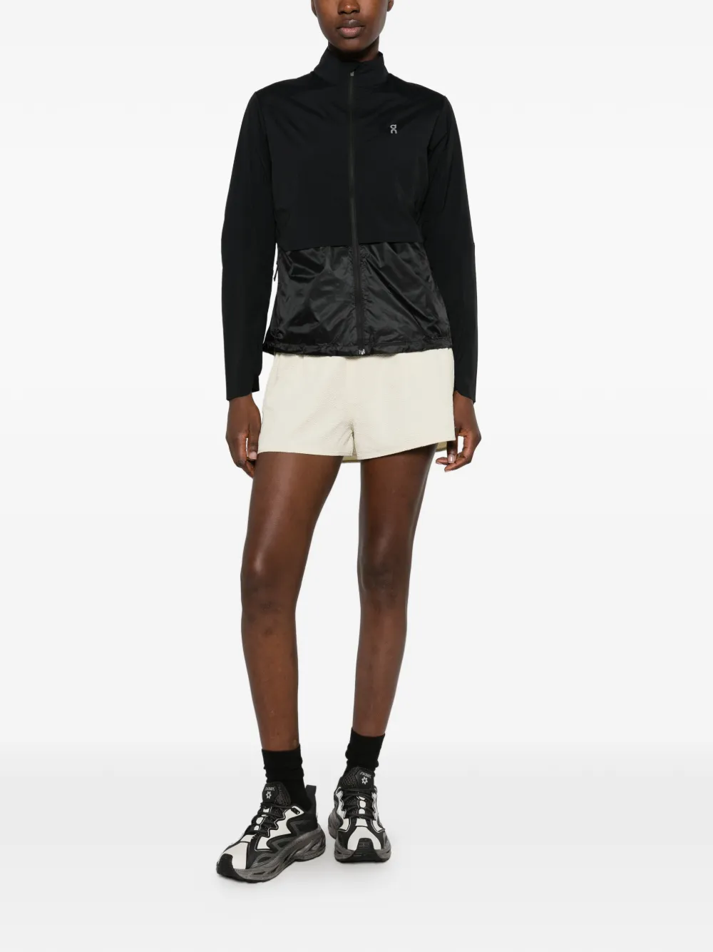 On Shorts met elastische tailleband Beige