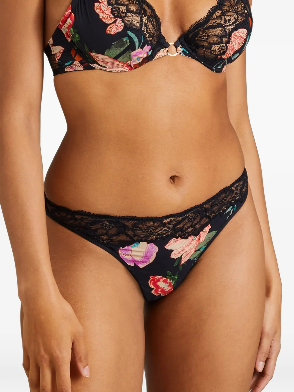 Aubade Sweetfolk string met bloemenprint en kanten afwerking Zwart