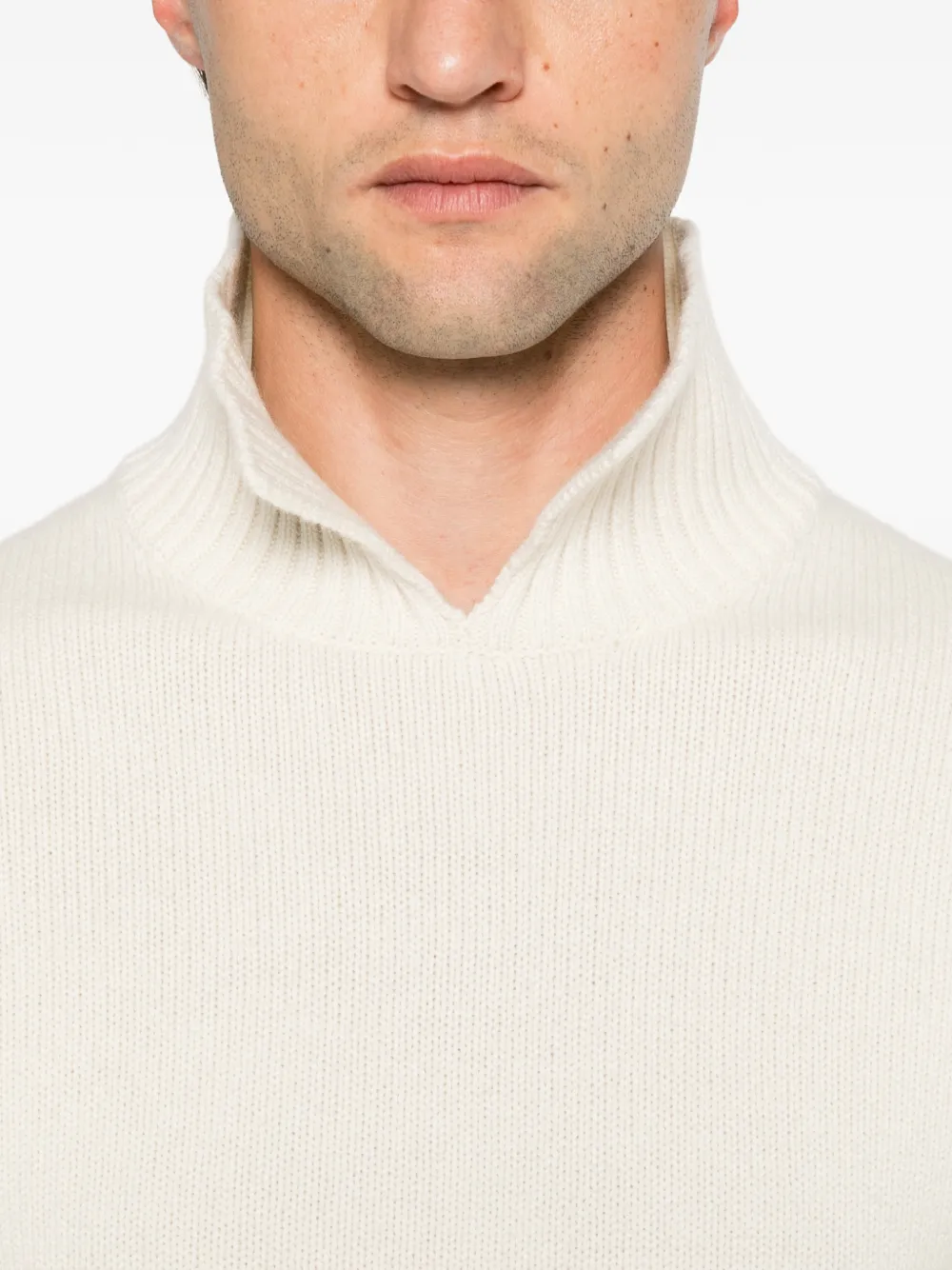 extreme cashmere Jo trui met hoge hals en geribbelde afwerking Beige