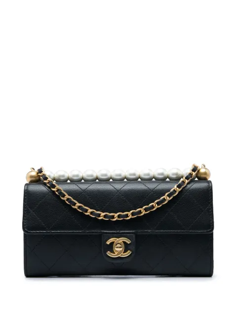 CHANEL Pre-Owned 2019 Quilted Goatskin Chic Pearls Clutch with Chain crossbody bag