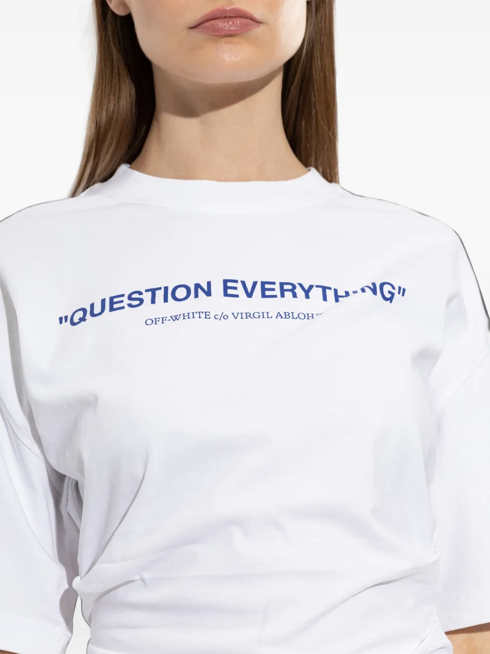 Off-White T-shirt met ruches en tekst Wit