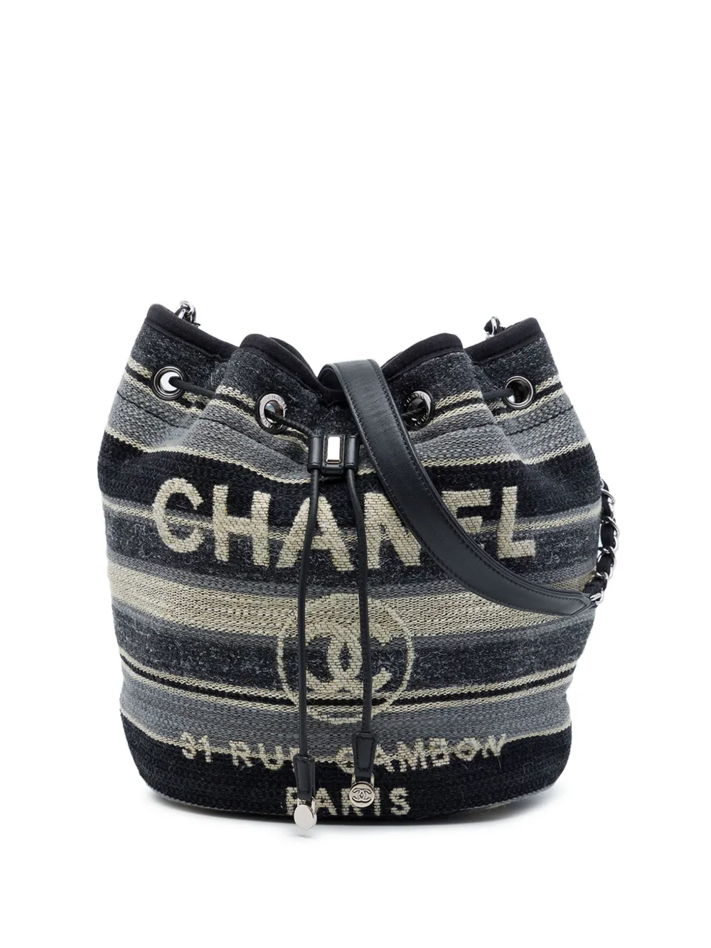 CHANEL Pre-Owned 2018-2019 Canvas and Wool Striped Deauville Drawstring bucket bag - Grigio