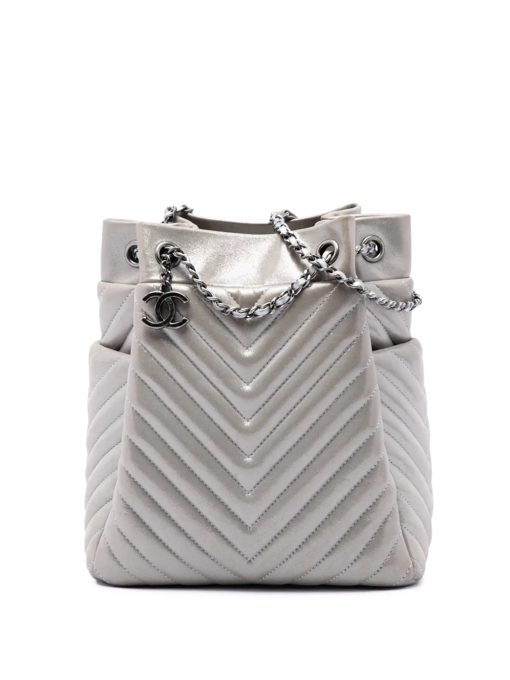 CHANEL Pre-Owned petit sac seau Urban Spirit en cuir de veau irisé à chevrons (2016-2017) - Argent