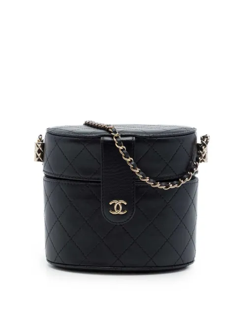 CHANEL Pre-Owned bolsa vanity Clutch with Chain redonda de piel de cordero capitonado con logo CC 2021