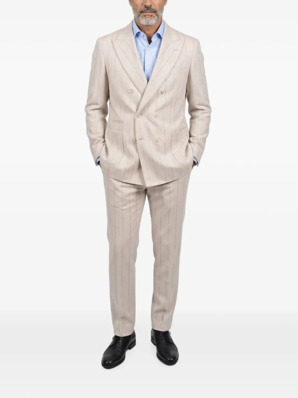 Brunello Cucinelli Pak met krijtstreep en dubbele rij knopen Beige