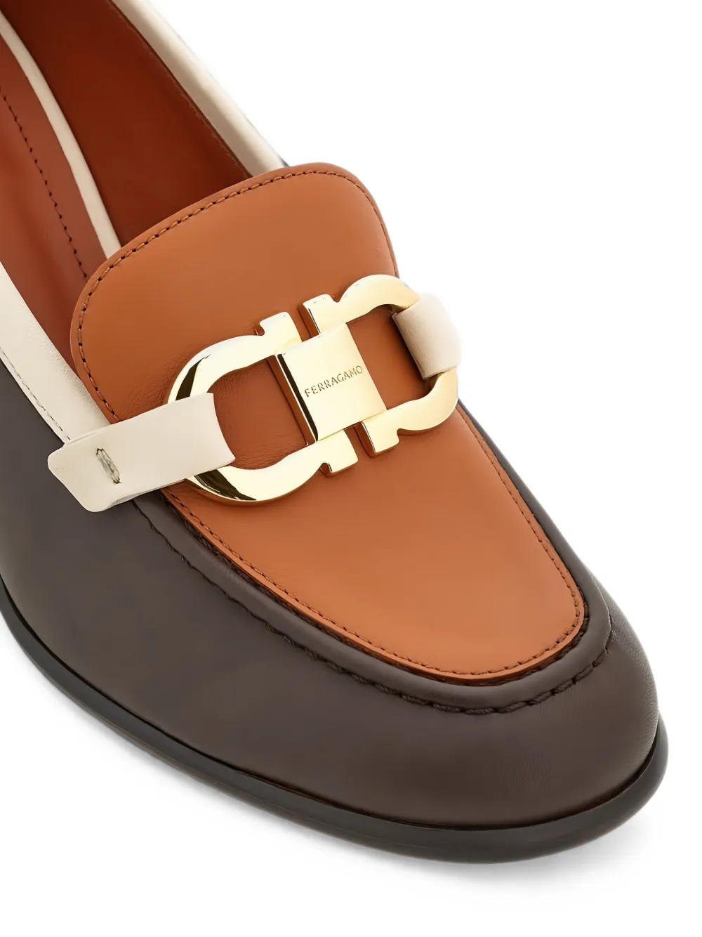Ferragamo Gancini buckle leather pumps Bruin