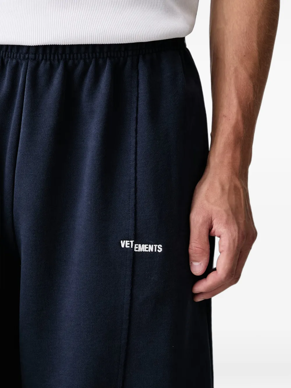 VETEMENTS logo-embroidered track pants Blauw