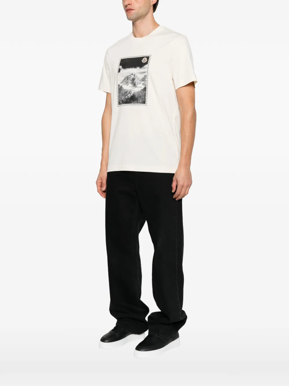 Moncler T-shirt met print Beige