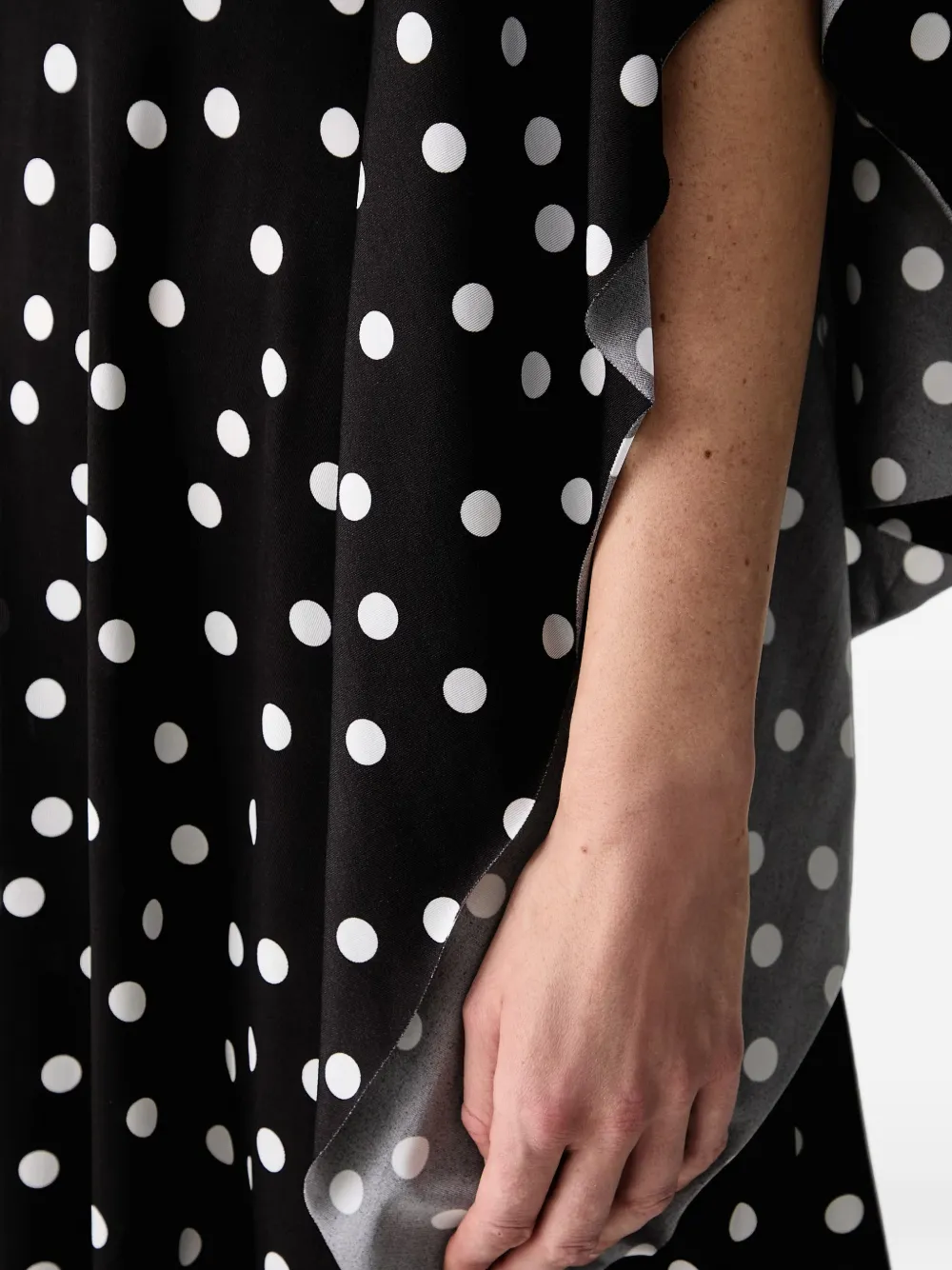VETEMENTS Jurk met asymmetrische zoom en stippen Zwart