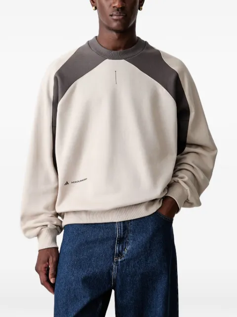 adidas x Hermanos Koumori sweater med colourblocking