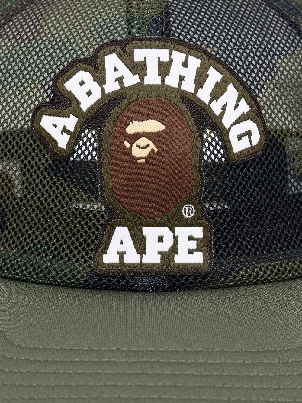 A BATHING APE 1ST College pet met camouflageprint en logo-patch Groen