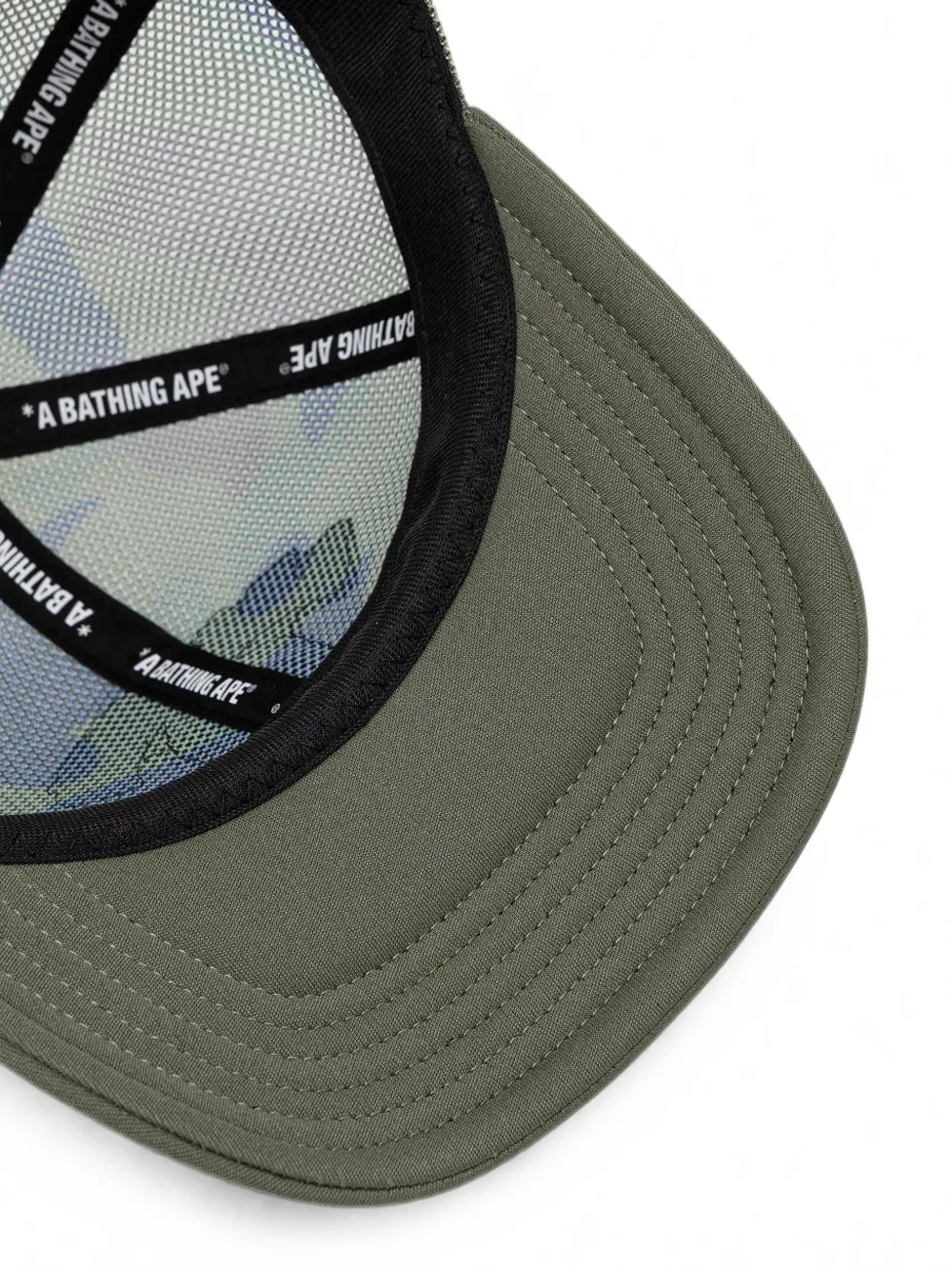 A BATHING APE 1ST College pet met camouflageprint en logo-patch Groen
