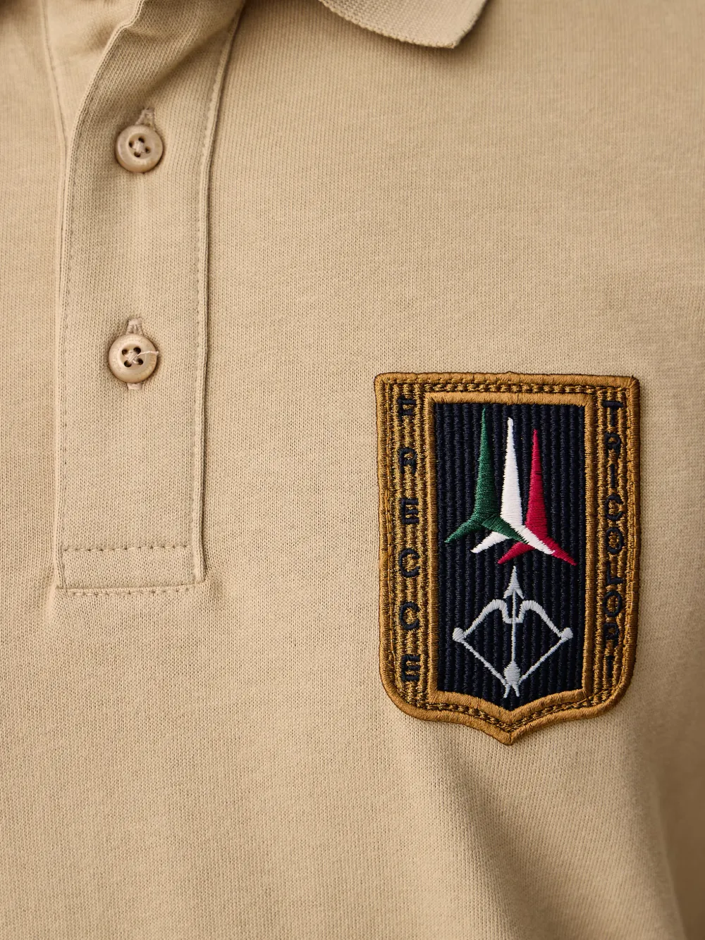 Aeronautica Militare Poloshirt met lange mouwen en patchdetail Beige