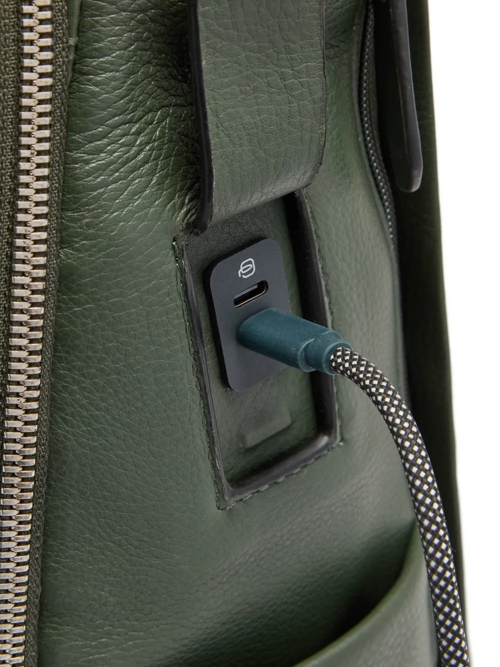 PIQUADRO Leren rugzak met gespsluiting Groen