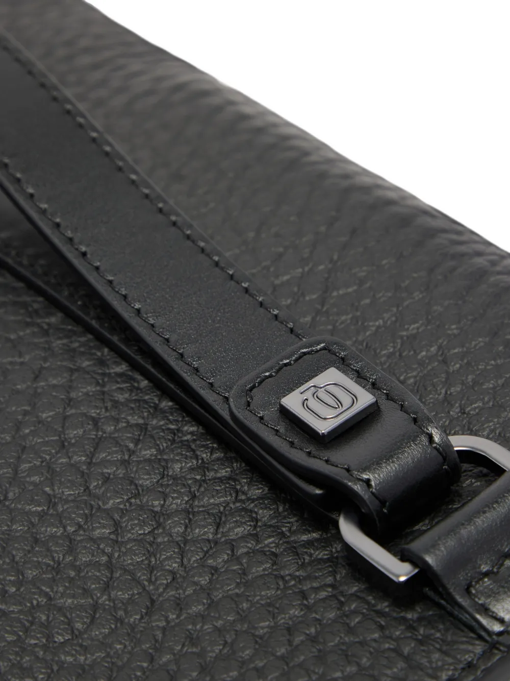 PIQUADRO Laptoptas met gespsluiting en korrelige textuur Zwart