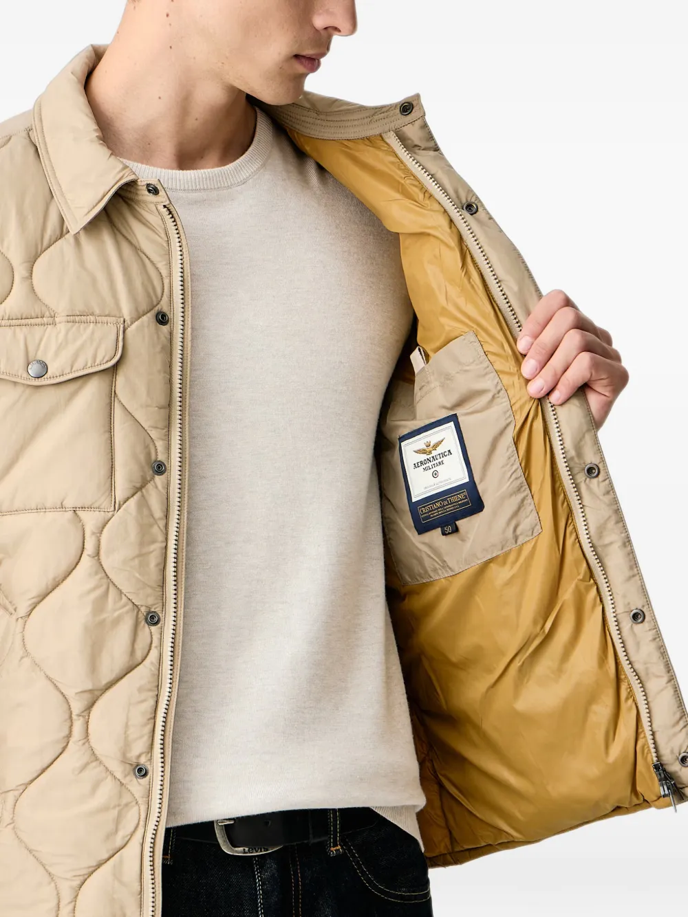 Aeronautica Militare Gewatteerd jack met logopatch Beige