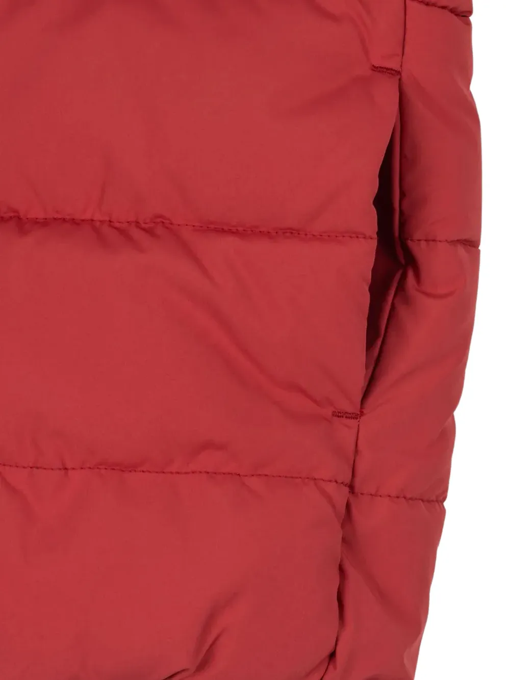 Konges Sløjd Alpi gewatteerd jack met capuchon en logo-print Rood