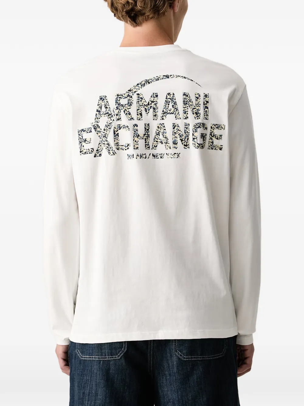 Armani Exchange logo-patch long-sleeve T-shirt Wit