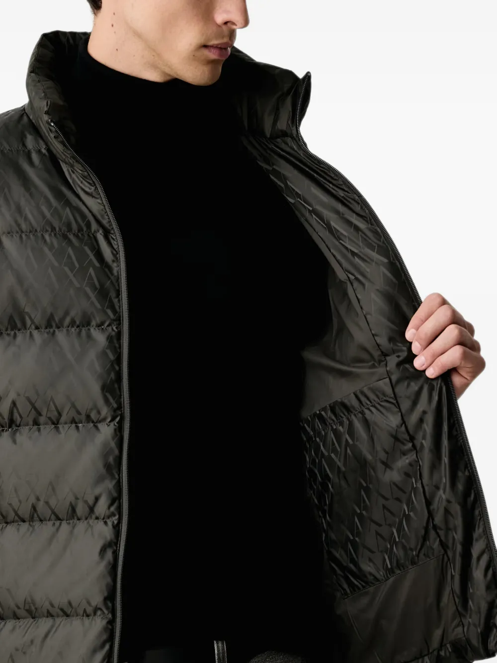 Armani Exchange logo-print puffer jacket Zwart
