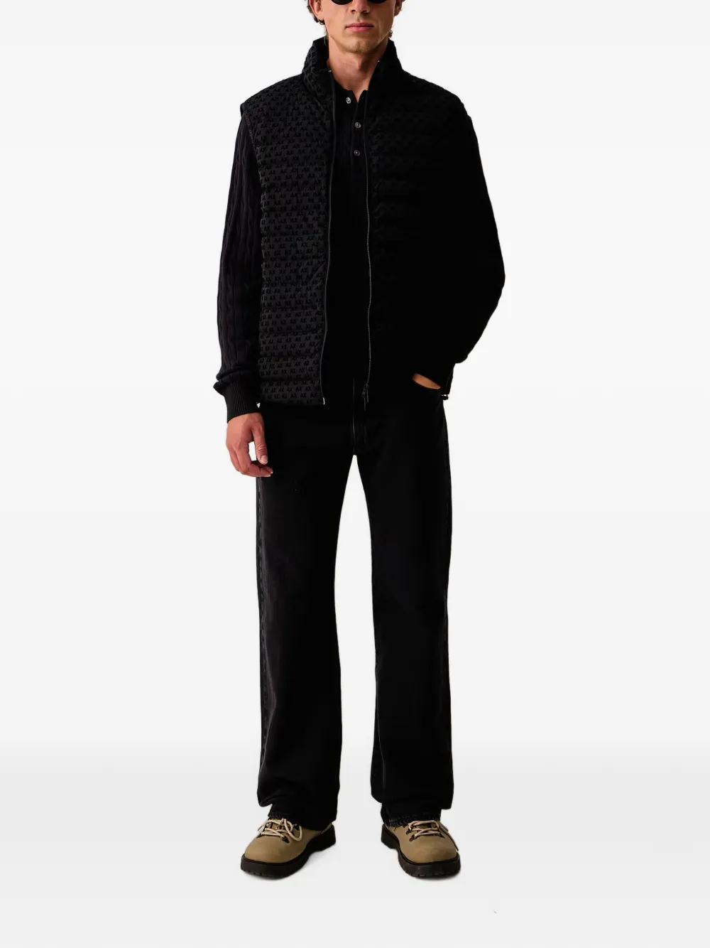 Armani Exchange all-over logo-print quilted gilet Zwart