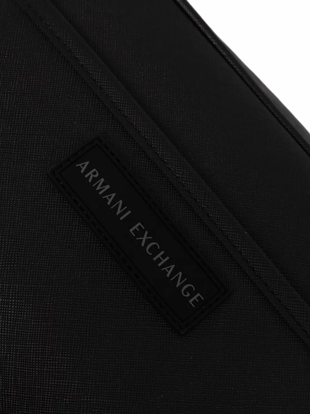 Armani Exchange logo-patch wash bag Zwart