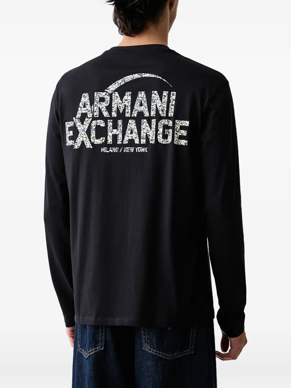 Armani Exchange logo-patch long-sleeve T-shirt Zwart