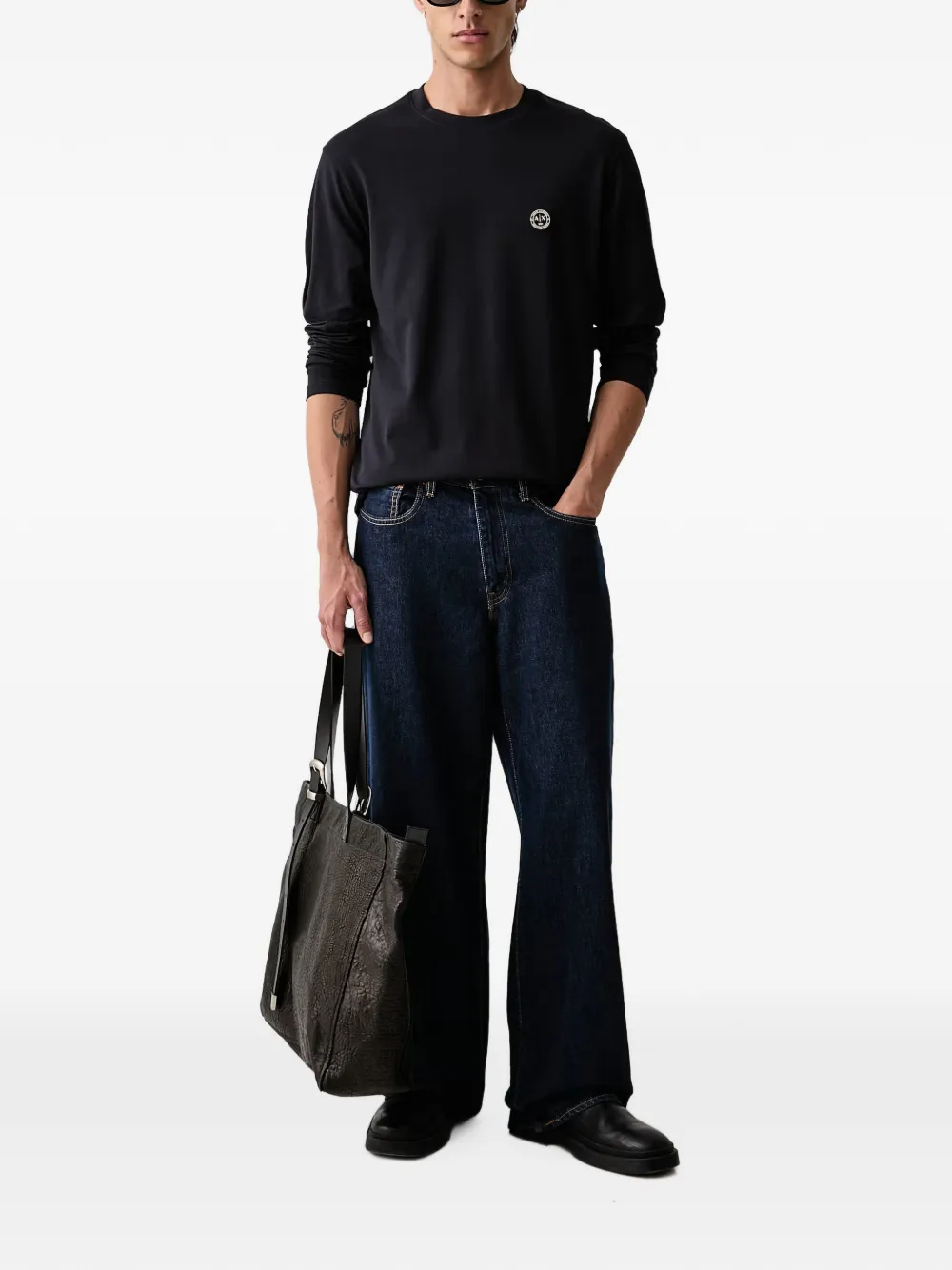 Armani Exchange logo-patch long-sleeve T-shirt Zwart