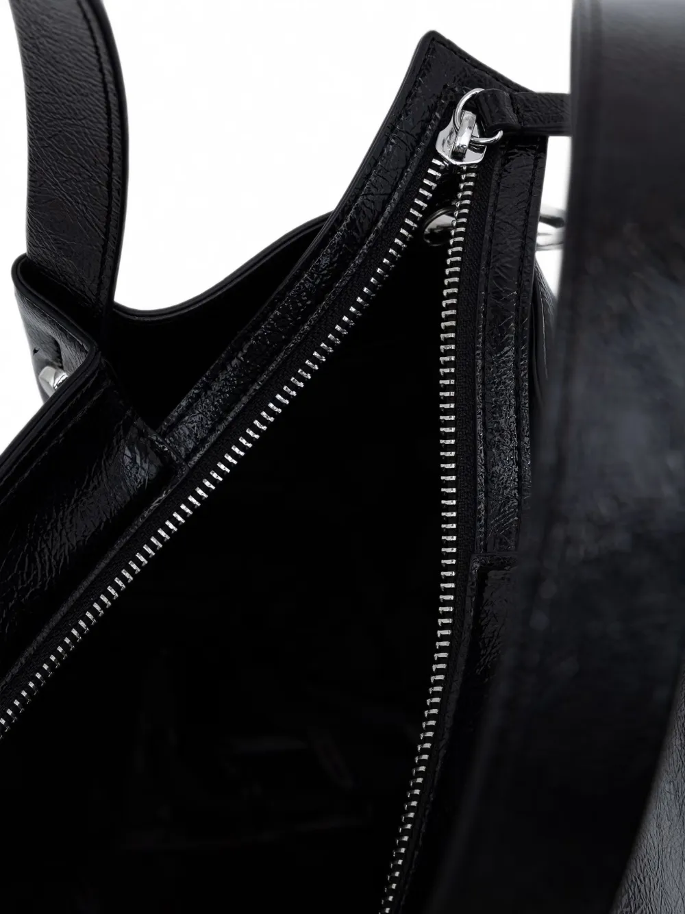 Armani Exchange crinkled-finish logo-plaque tote bag Zwart