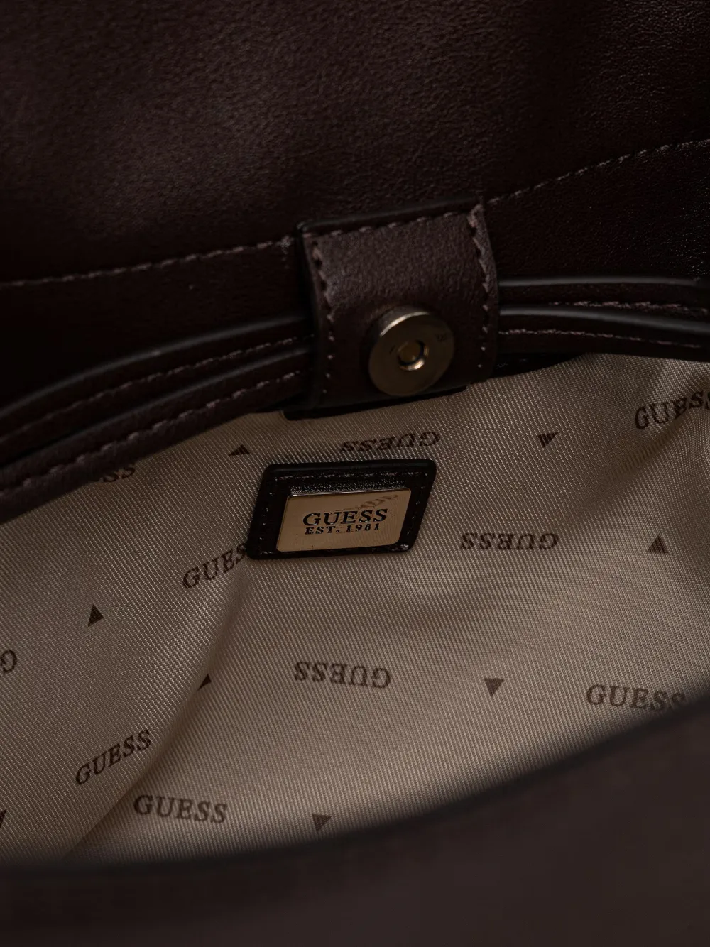 GUESS USA Karima shopper met trekkoord en logo-plakkaat Bruin