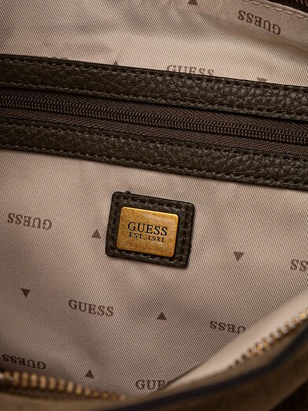 GUESS USA Camden schoudertas met logo-plakkaat Groen