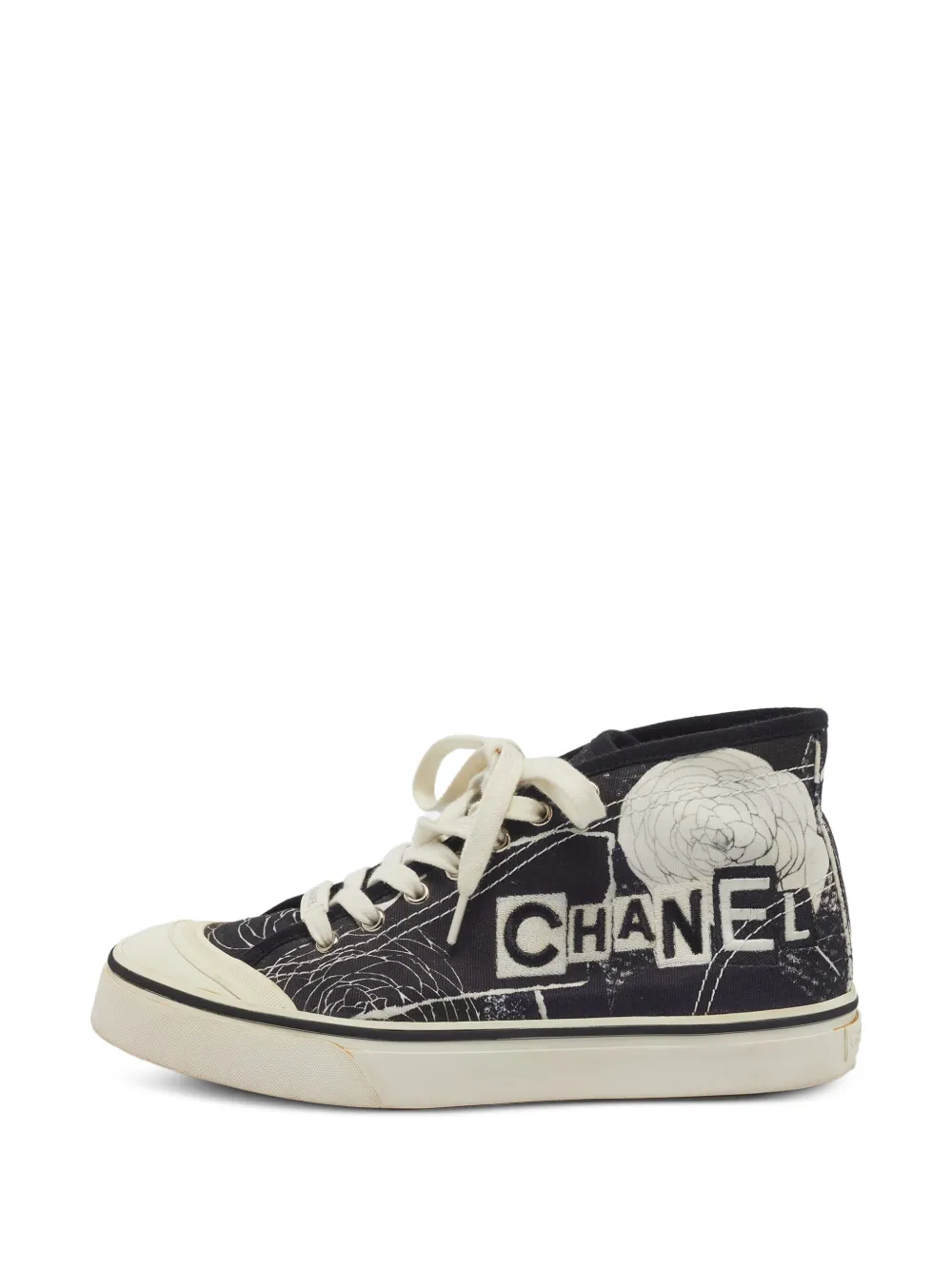 CHANEL Pre-Owned Camellia high-top sneakers - Black
