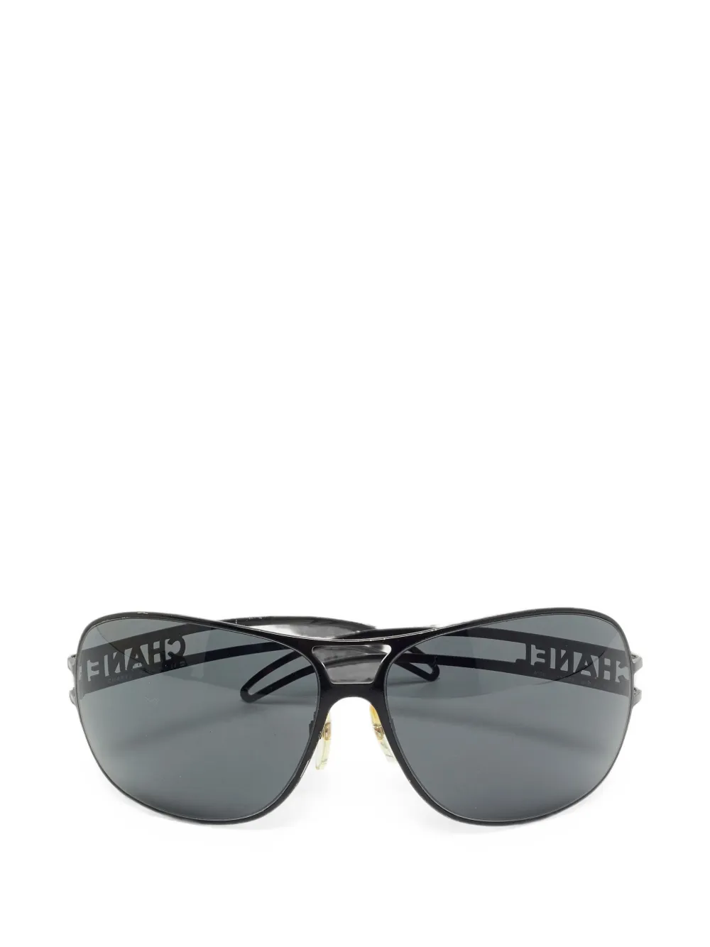 CHANEL Pre-Owned 4150 cut-out logo pilot-frame sunglasses - Noir CHANEL Pre-Owned 4150 cut-out logo pilot-frame sunglasses - Noir