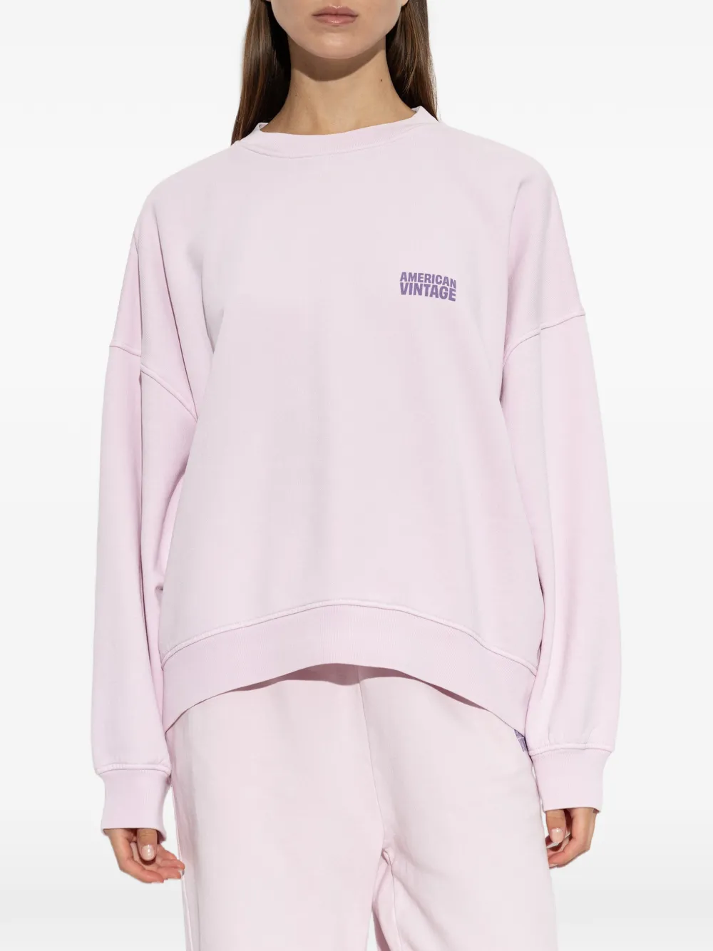 American Vintage Plizzy sweater met logo-print Roze