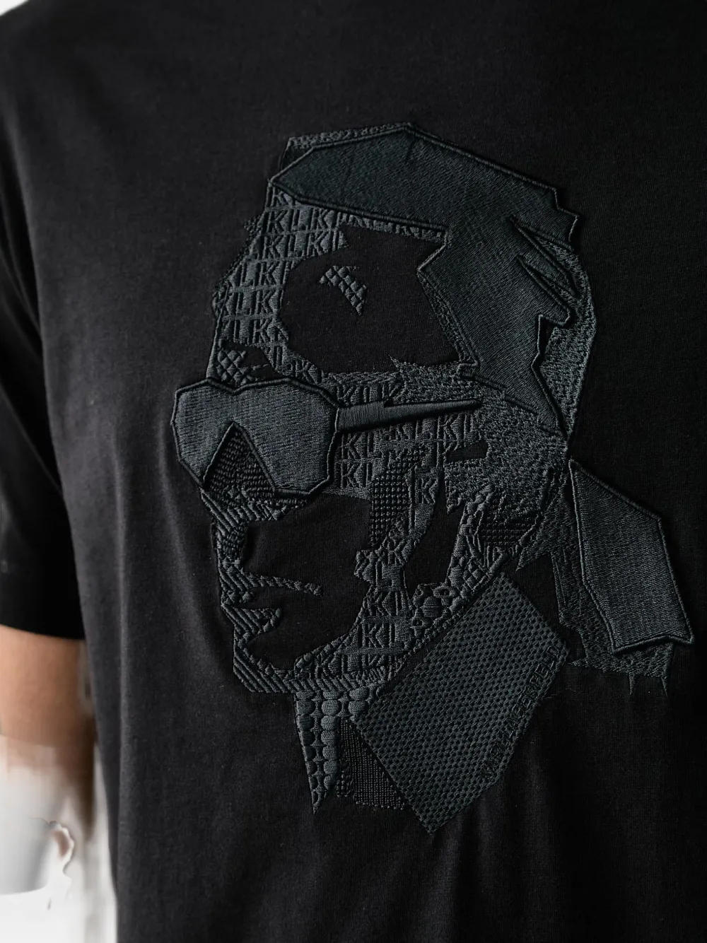 Karl Lagerfeld Ikonik patch T-shirt Zwart
