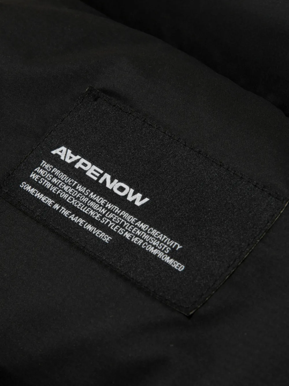 AAPE BY *A BATHING APE Aapenow gewatteerd jack met logo-patch Zwart