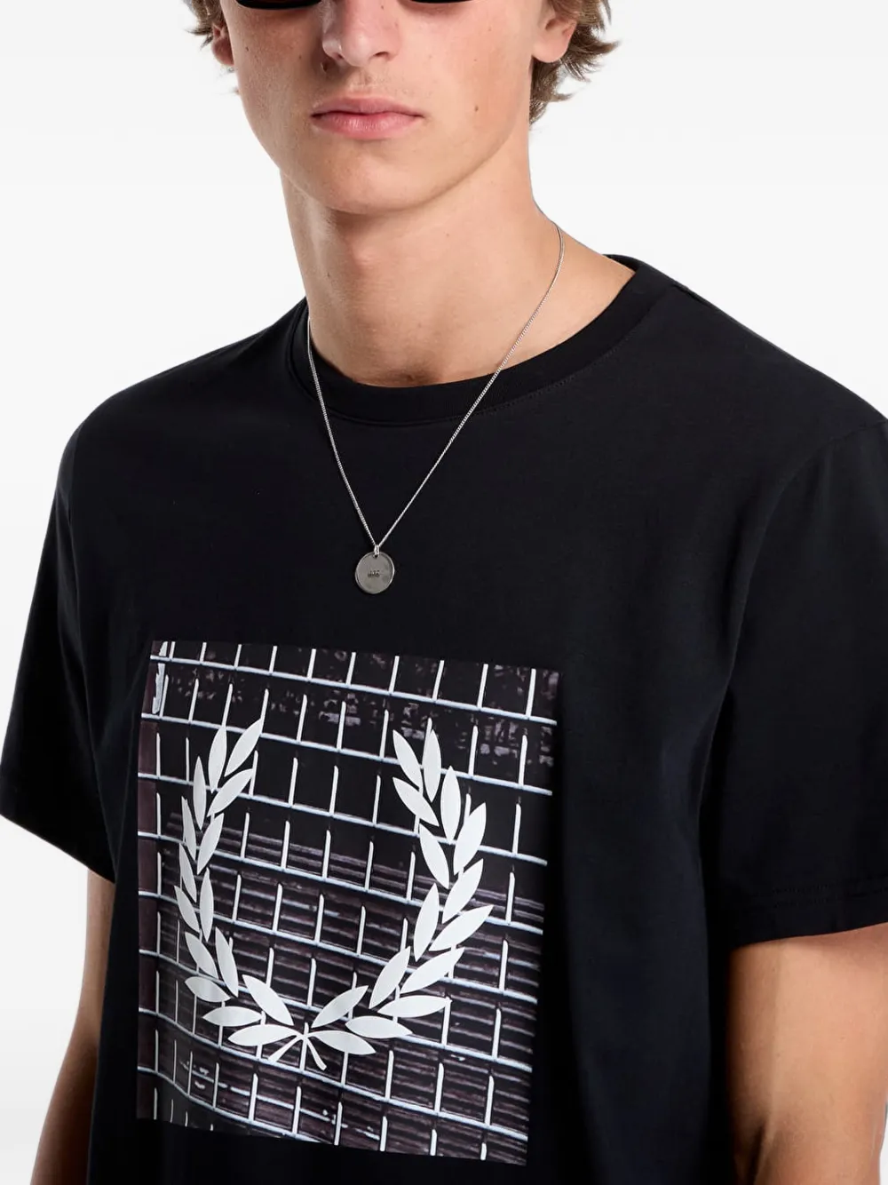 Fred Perry Laurel Wreath T-shirt met grafische print Zwart