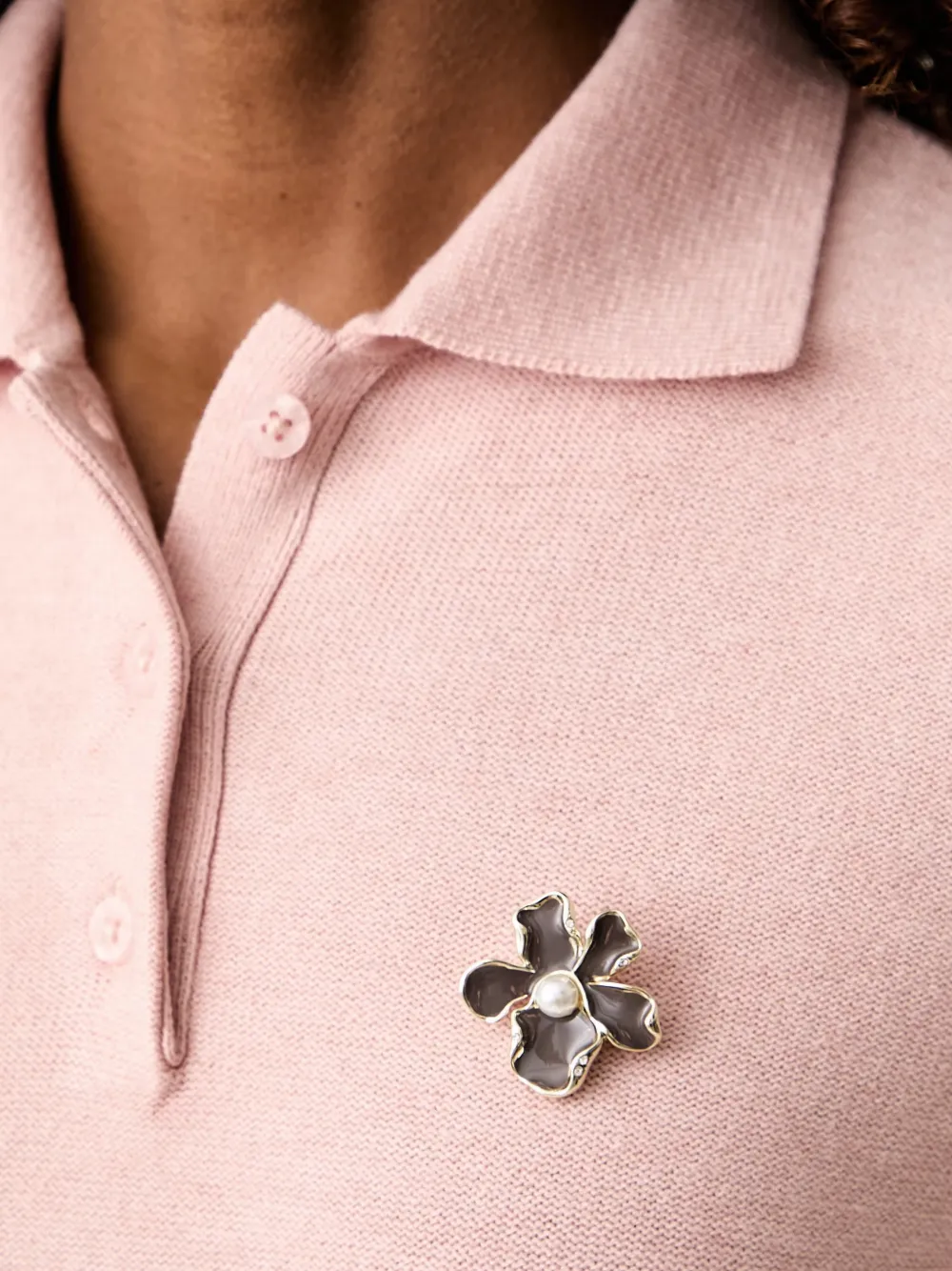 TWINSET polo shirt with brooch Roze