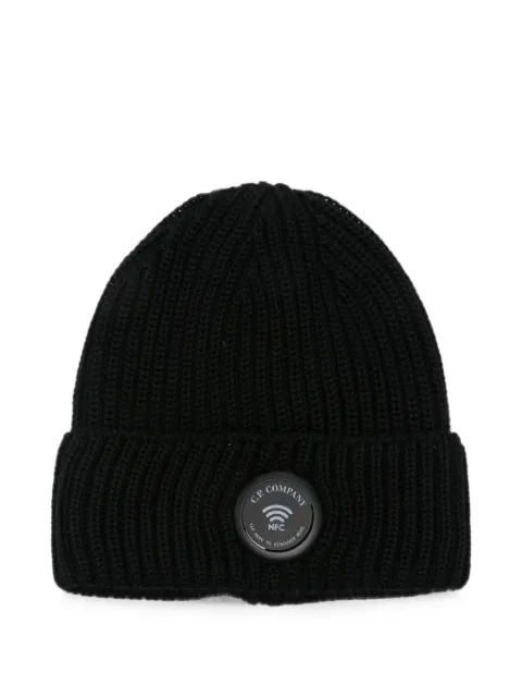C.P. Company gorro tejido de canalé con parche del logo