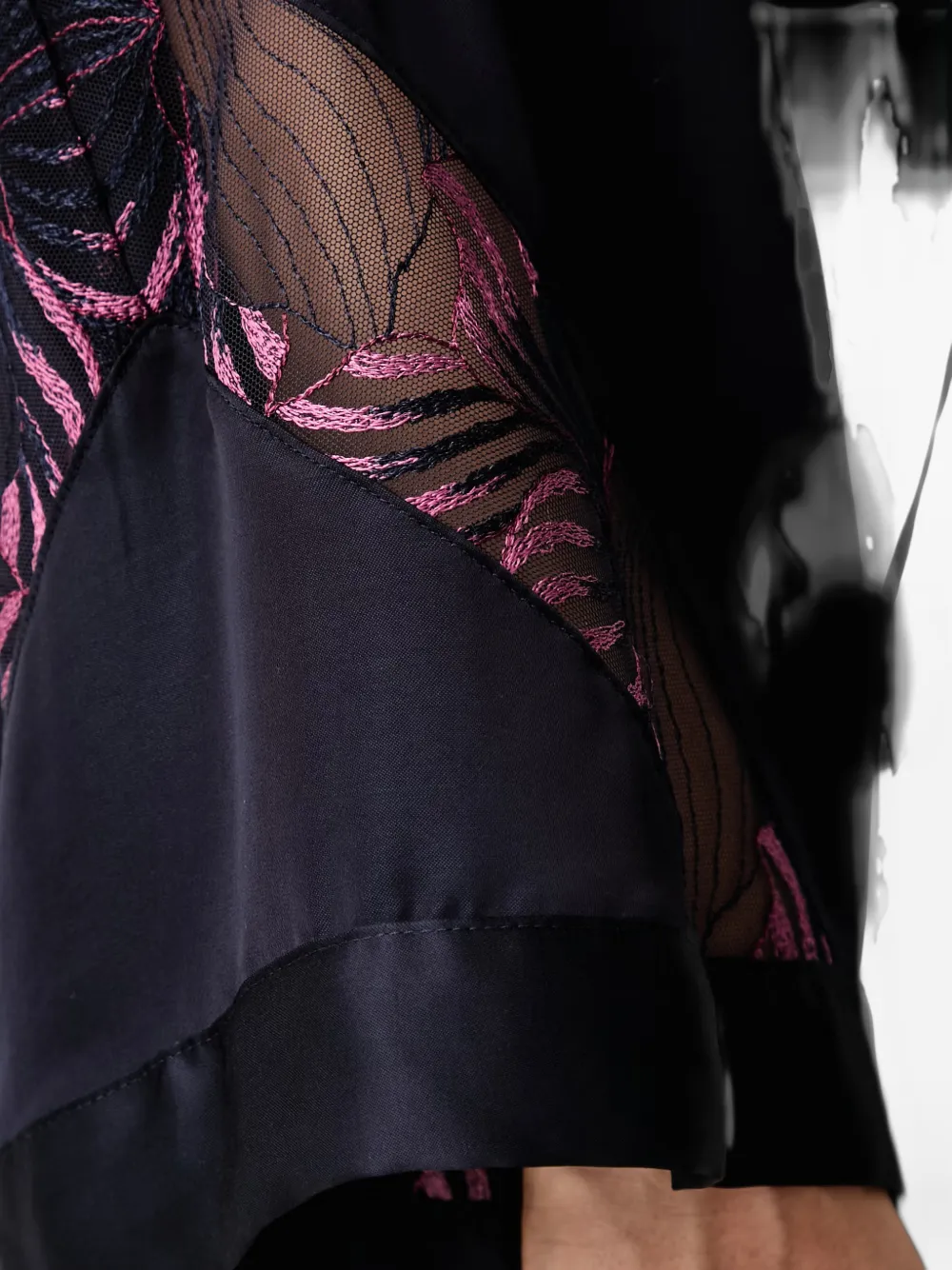Chantelle Legend lace-panelled belted robe Zwart