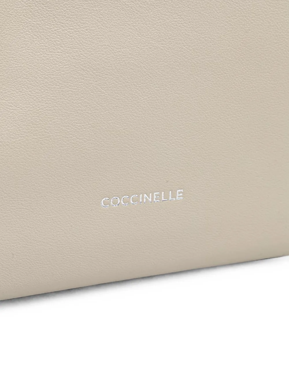 Coccinelle Shopper met gespdetail en logo-print Beige