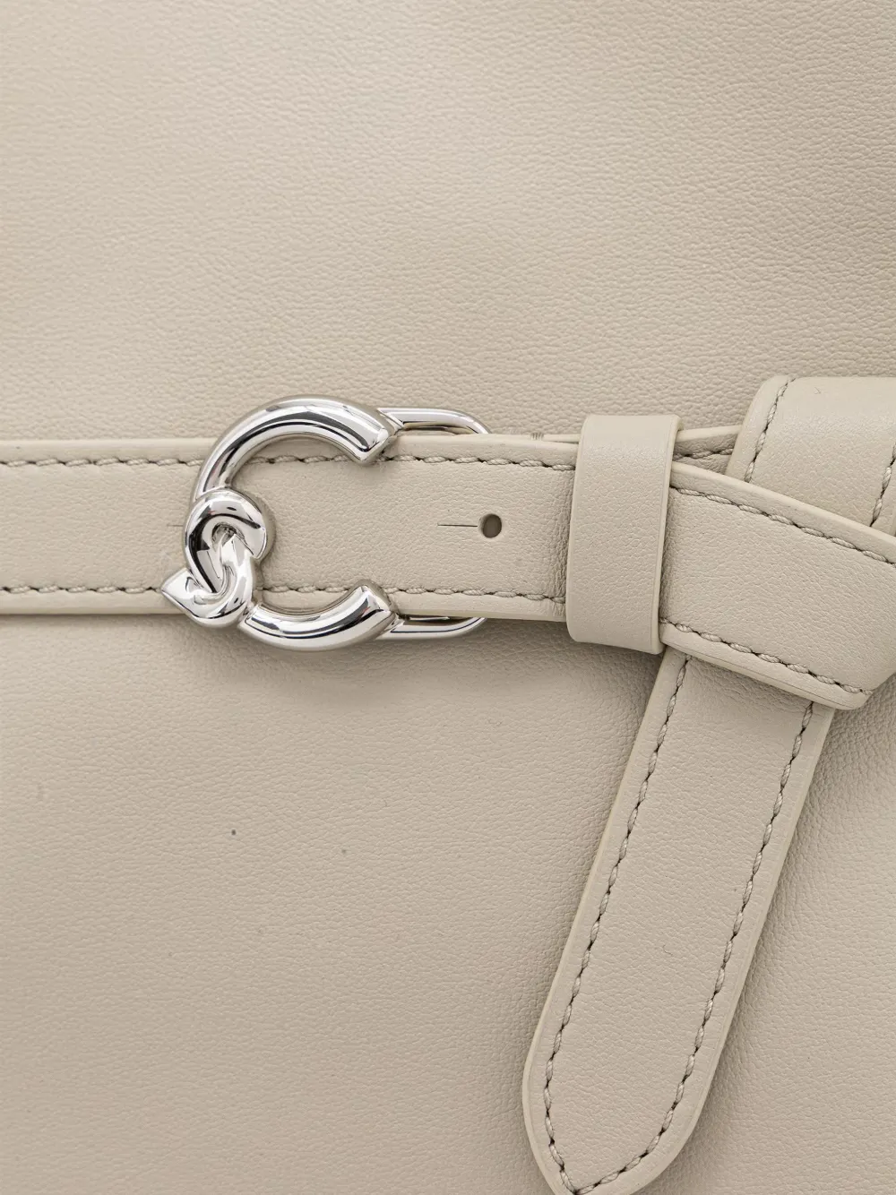 Coccinelle Shopper met gespdetail en logo-print Beige