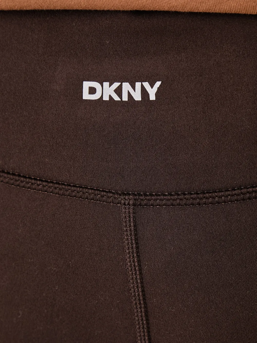 DKNY Flared broek met logoprint Bruin